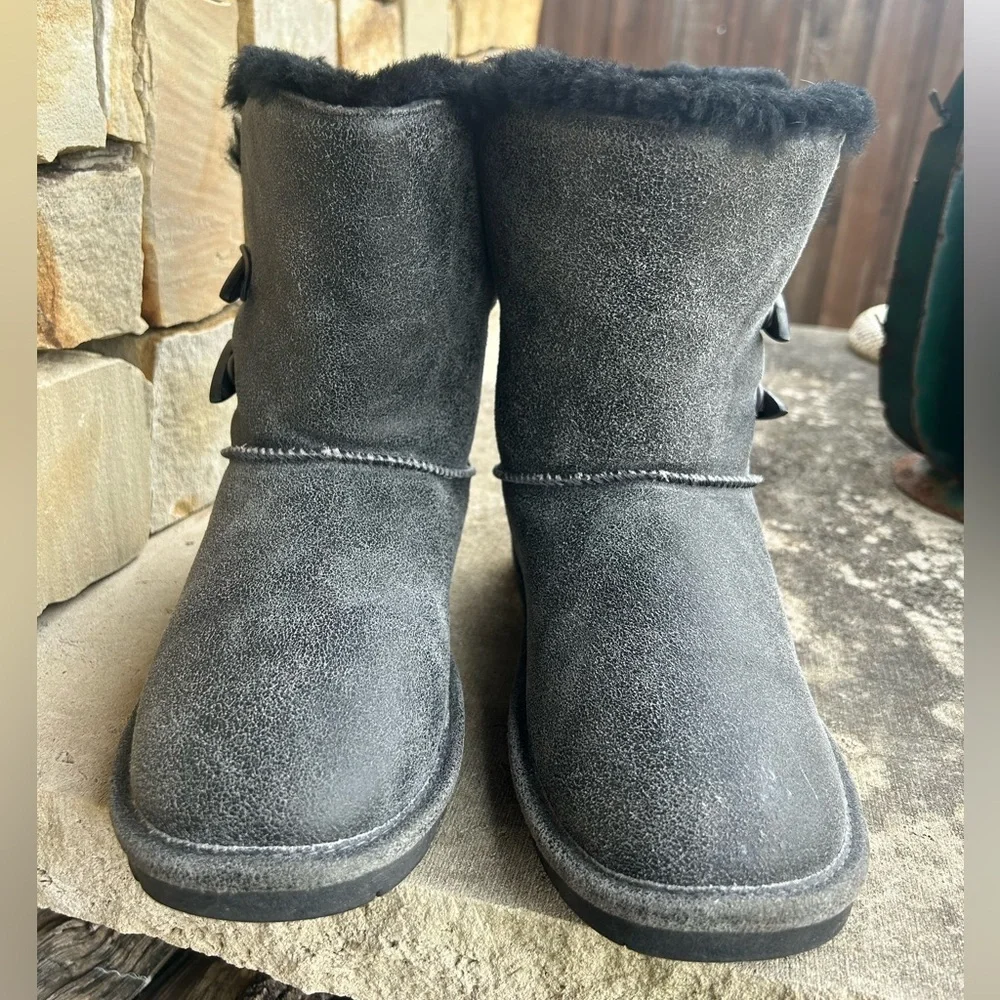 BearPaw Abigail Black Charcoal Crackle Suede Boots Sheepskin /wool Lining Sz-9.G